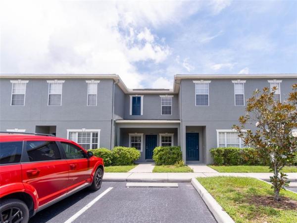 KINGS LAKE TOWNHOMES