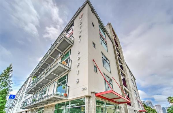 VICTORY LOFTS A CONDO