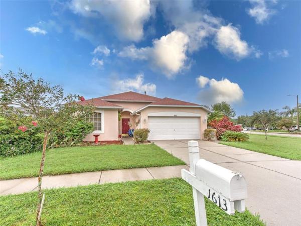 WATERFORD AT LAKE MANGO