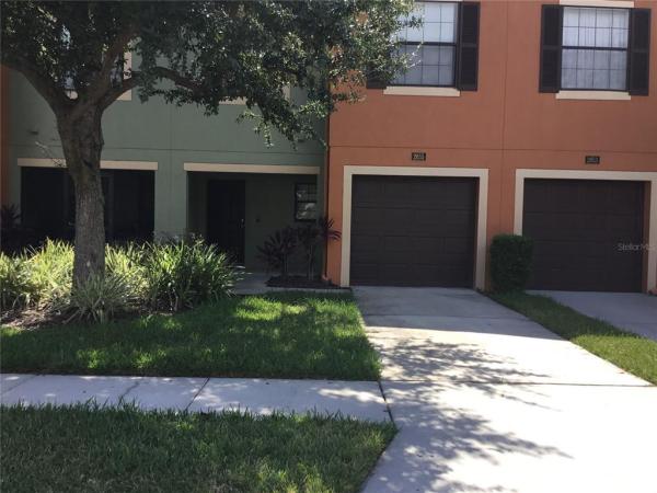 EDGEWATER AT LAKE BRANDON