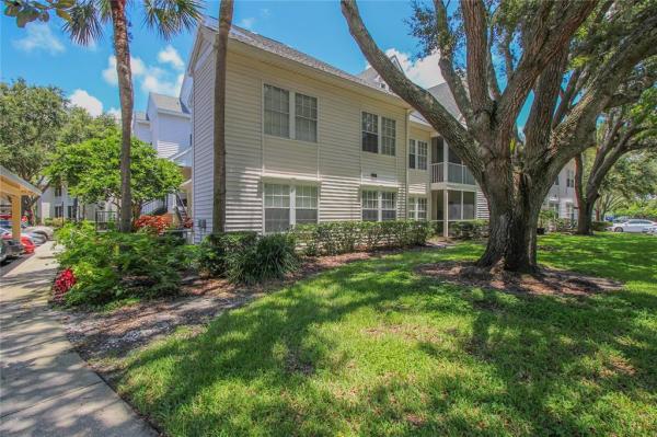 BENTLEY AT COBBS LANDING CONDO THE