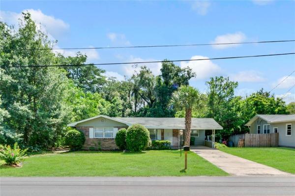 DELAND W 01/2 BLK 88