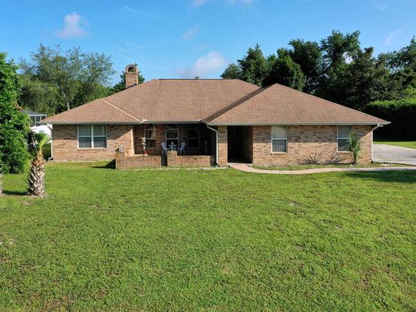 CRYSTAL LAKE ESTATES