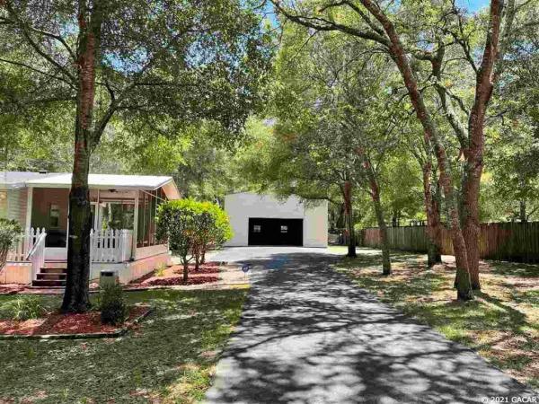 University Oaks (764)