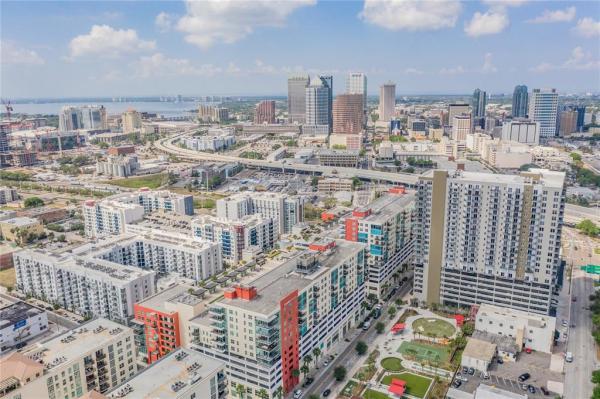 GRAND CENTRAL AT KENNEDY RESID