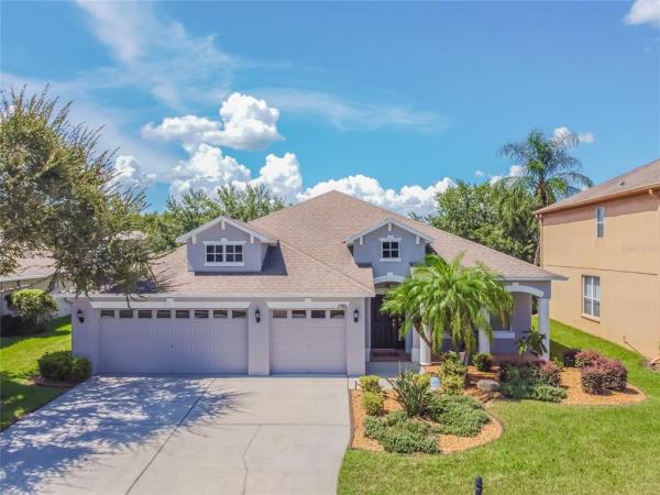 BALLANTRAE VILLAGE 4