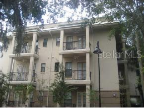 St Charles Condominiums