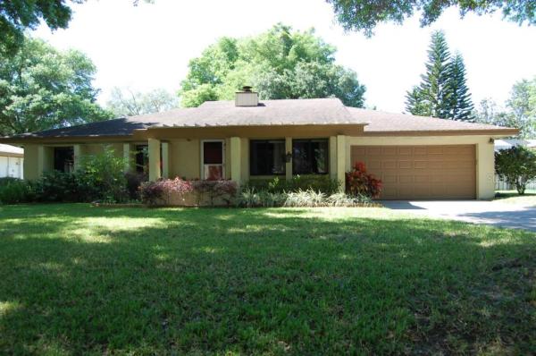 MOUNT DORA VILLAGE GROVE