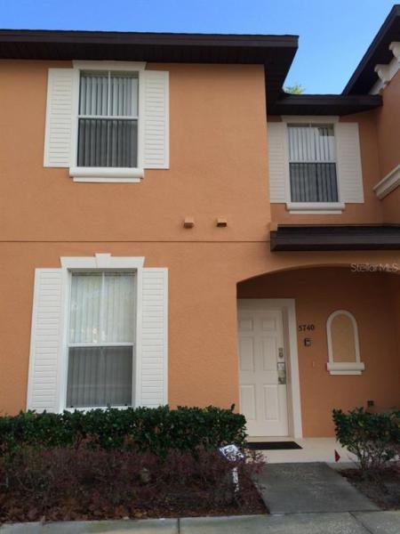 REGAL OAKS AT OLD TOWN