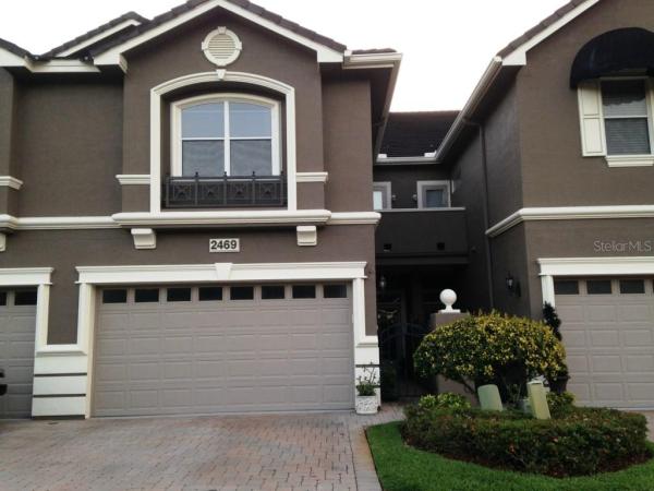 TOWNHOMES AT LOST OAKS