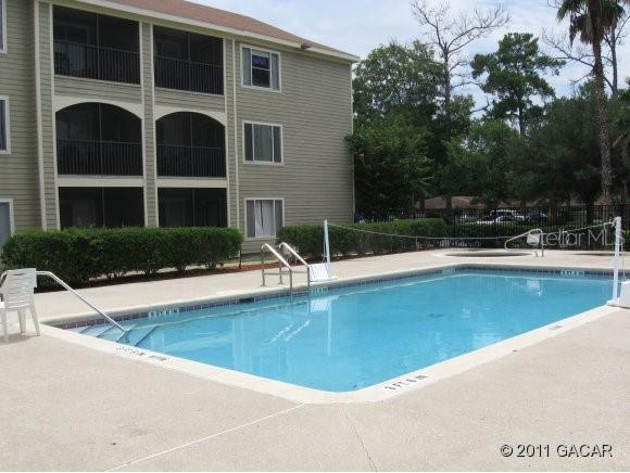 University Terrace West-Condo