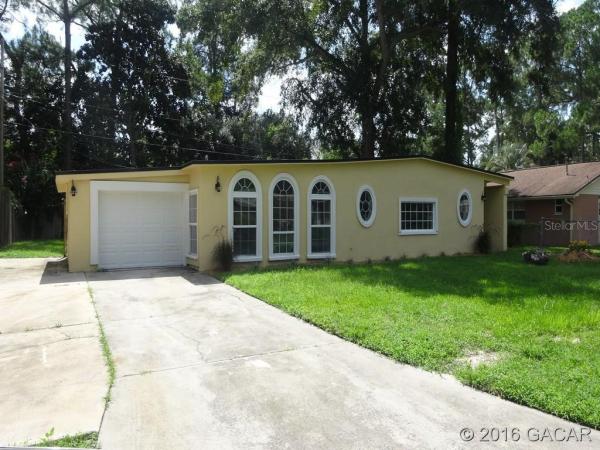 Highland Court Manor