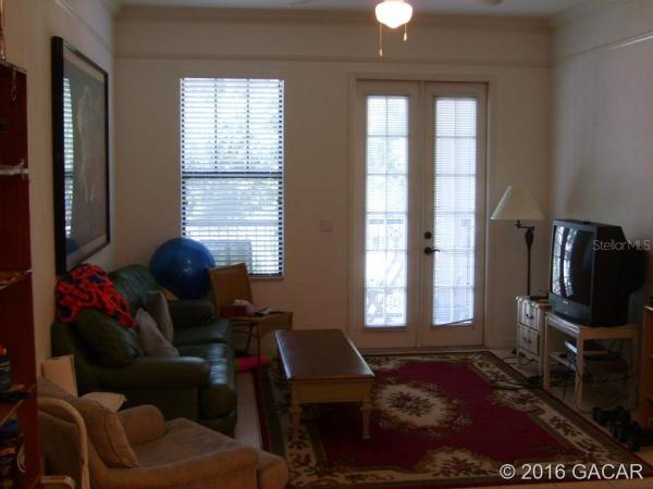 St Charles Condominiums