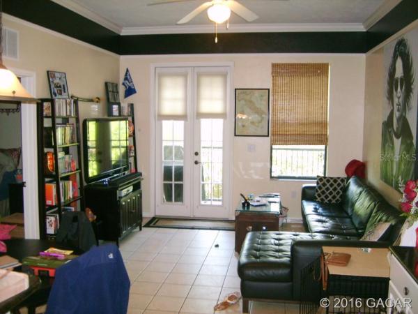 St Charles Condominiums