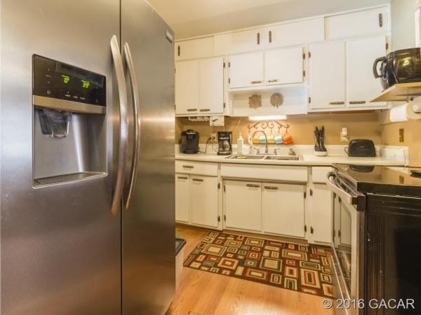 Highland Court Manor