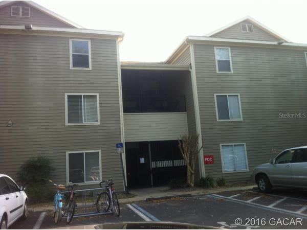 University Terrace West-Condo