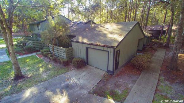 Lakes (Townhomes At The)