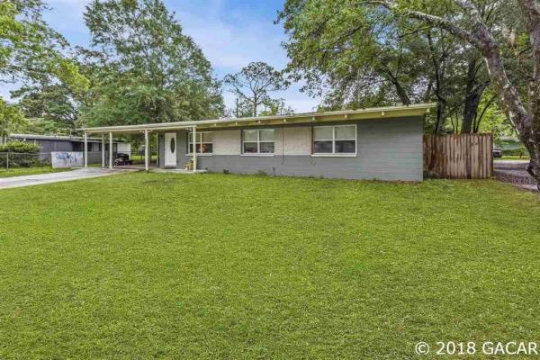 Highland Court Manor