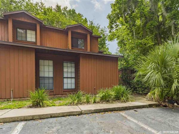 Rockwood Villas - Condo