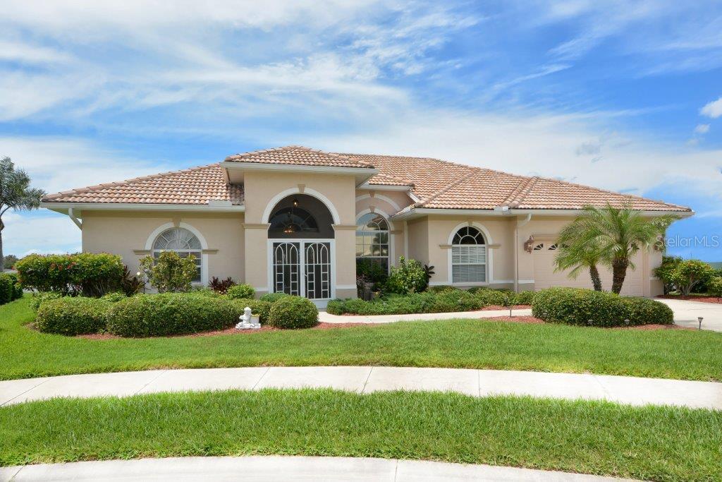 THE LAKES OF JACARANDA - фото