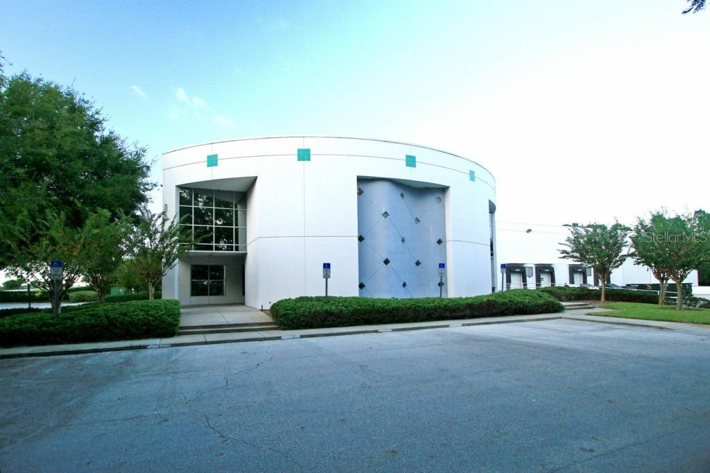 Commercial - фото