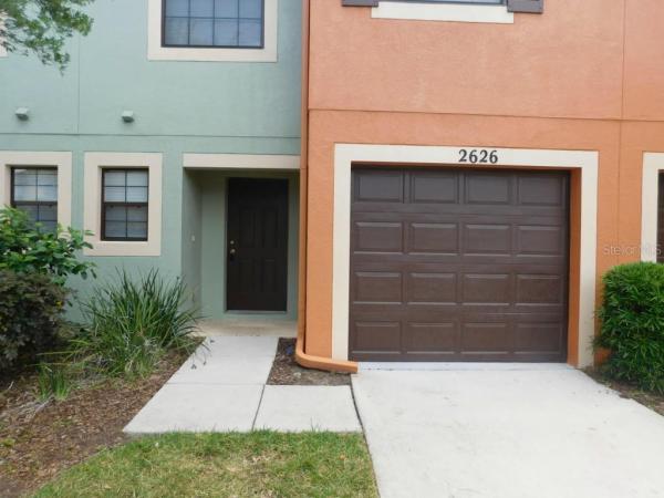 EDGEWATER AT LAKE BRANDON