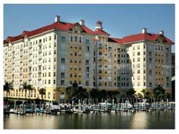 PARKCREST HARBOUR ISLAND CONDO