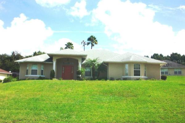 MOUNT DORA CHAUTAUQUA OVERLOOKING MOUNT DORA