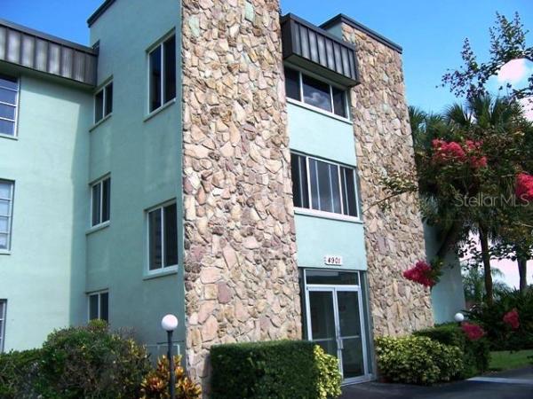 MAXIMO MOORINGS VILLAS CONDO