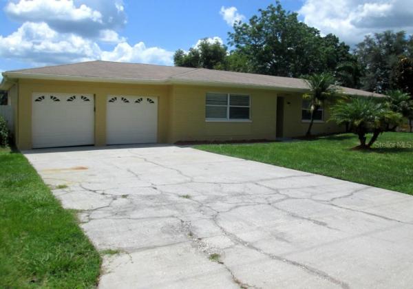 LAKE PADGETT ESTATES