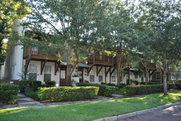 KINGSTON COURT TWNHMS