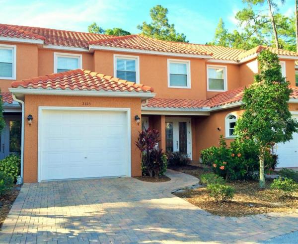 TOWNHOMES AT CYPRESS WALK