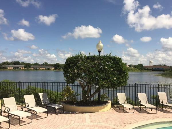 THE OASIS AT PEARL LAKE A CONDO