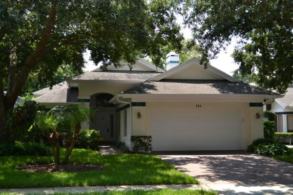 COURTYARDS & COACH HOMES