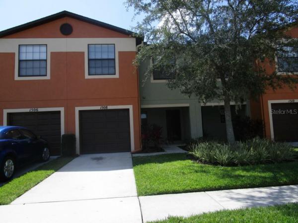 EDGEWATER AT LAKE BRANDON