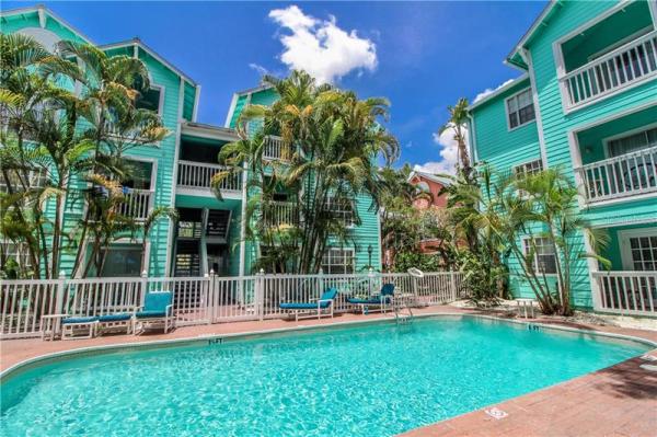 MALLORY SQUARE A CONDO