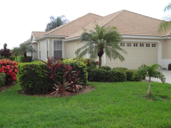 PELICAN POINTE GOLF & COUNTRY CLUB