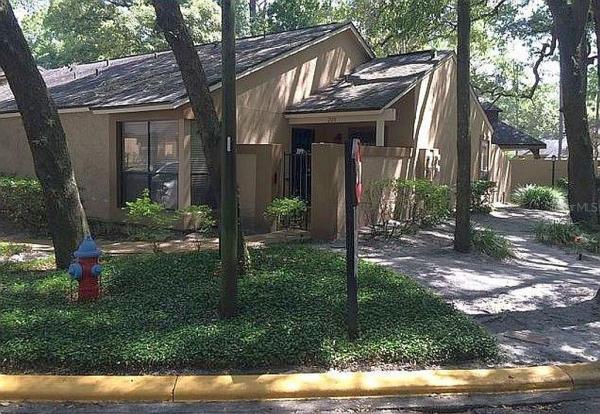 VILLAGE TWNHMS A CONDO