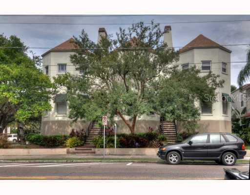 HYDE PARK PLACE A CONDO