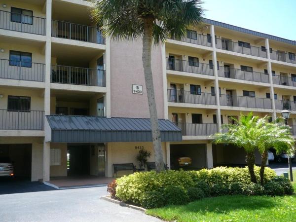 HARBOR GREENS AT YACHT CLUB ESTATES