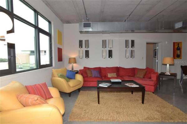 THORNTON PARK CENTRAL CONDO