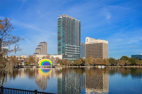 VUE AT LAKE EOLA