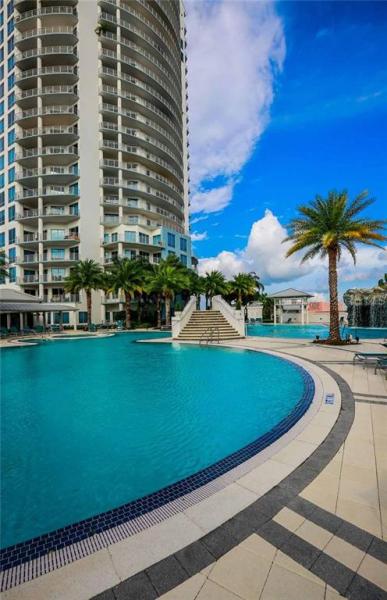 TOWERS OF CHANNELSIDE CONDO