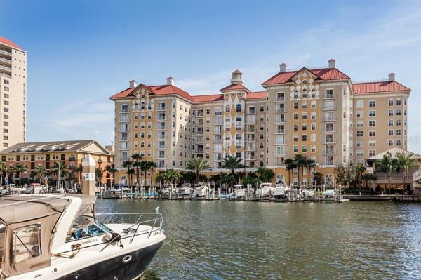 PARKCREST HARBOUR ISLAND CONDO