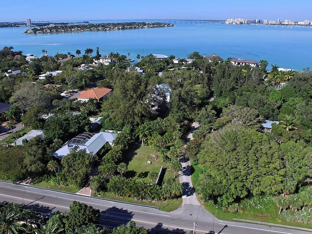 BAY ISLAND - фото