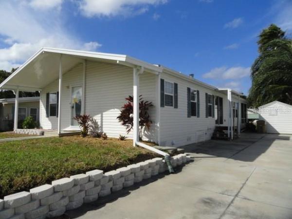 WISCONSIN MICHIGAN SHORES