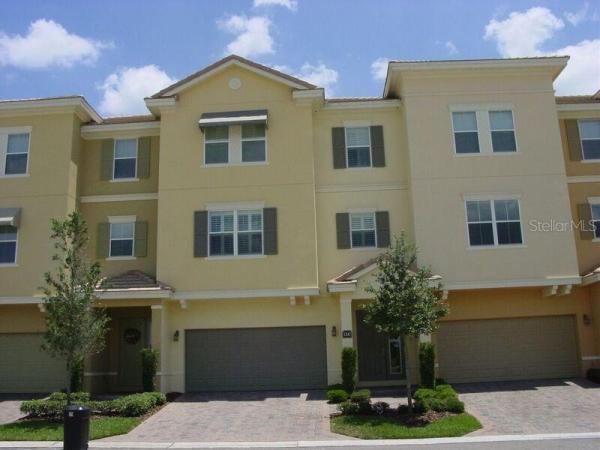 GRANDE OAKS AT HEATHROW