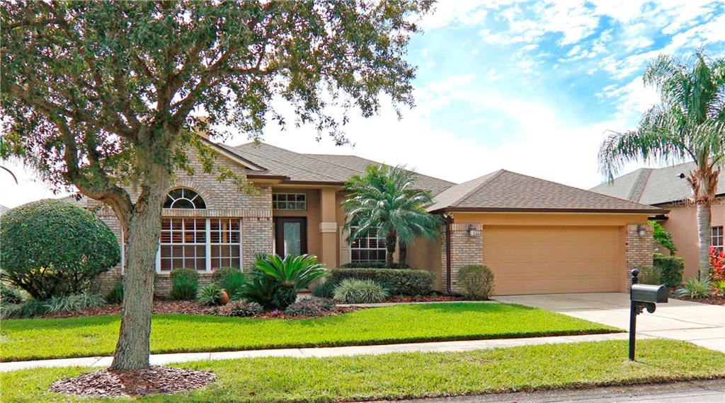 AUGUSTA EASTWOOD - фото