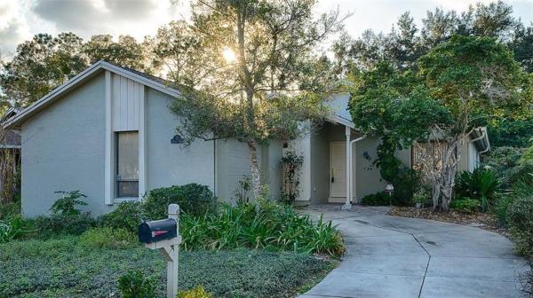 WEDGEWOOD TENNIS VILLAS