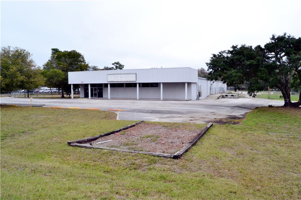 Commercial - фото